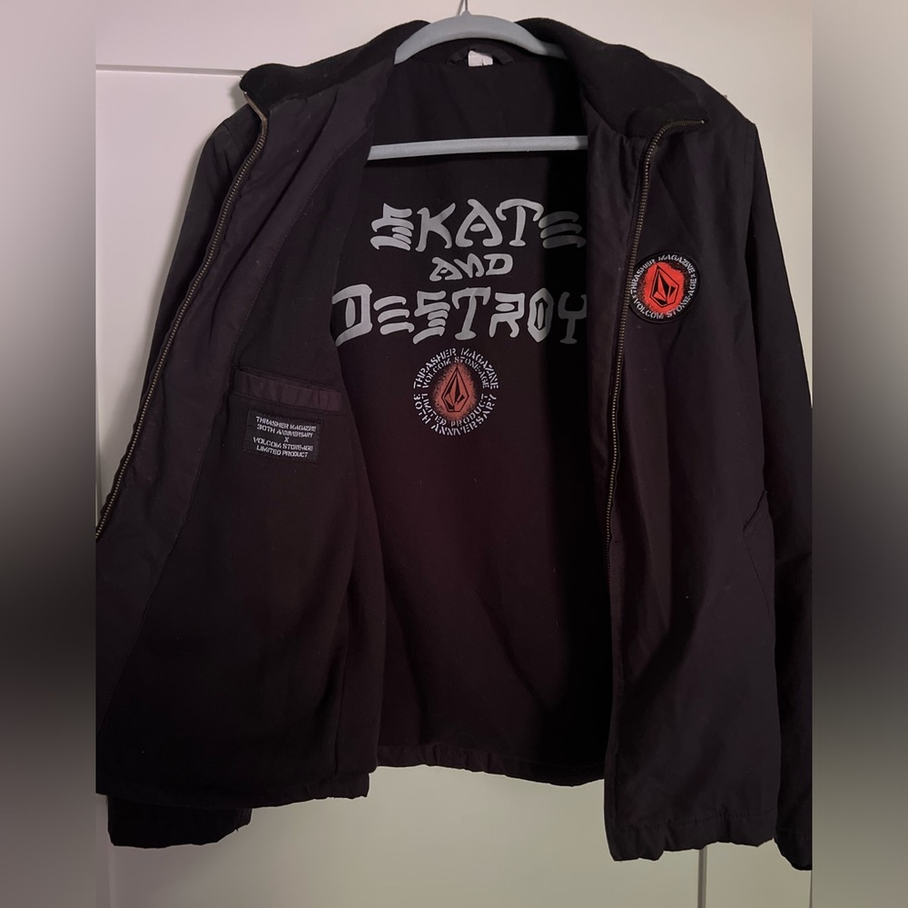 Volcom x Thrasher 30th Anniversary Collab Blk Skate and Destroy Jacket sz small